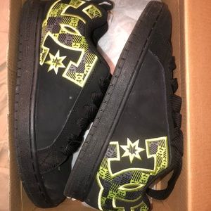 DC Shoes (Men’s Size 7 or Women’s 9)
